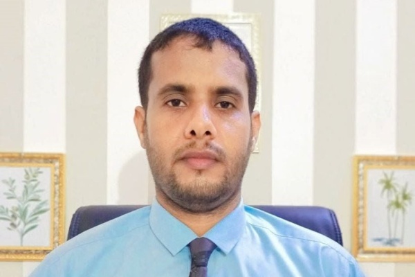 صحفي يكشف تفاصيل انسحاب قوات من مطار الريان واستقدام تعزيزات جديدة صحفي يكشف تفاصيل انسحاب قوات من مطار الريان واستقدام تعزيزات جديدة