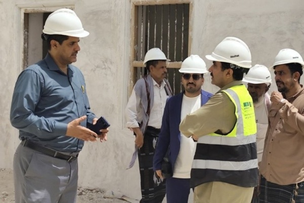 الكثيري يطلع على سير العمل في مشروع إعادة تأهيل قصر السلطان القعيطي الكثيري يطلع على سير العمل في مشروع إعادة تأهيل قصر السلطان القعيطي
