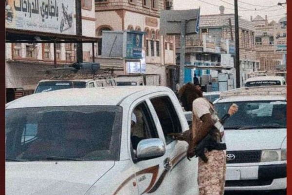 تعزيزا للأمن والاستقرار حملة أمنية وعسكرية مستمرة لمنع حمل السلاح في الشحر وغيل باوزير بحضرموت تعزيزا للأمن والاستقرار حملة أمنية وعسكرية مستمرة لمنع حمل السلاح في الشحر وغيل باوزير بحضرموت
