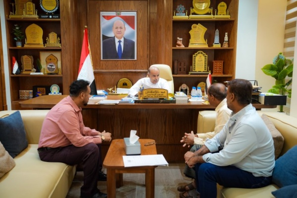 الخنبشي يط لع على تحديات قطاع التربية والتعليم بساحل حضرموت وسبل معالجتها الخنبشي يط لع على تحديات قطاع التربية والتعليم بساحل حضرموت وسبل معالجتها