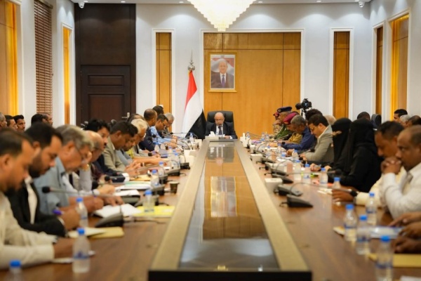 في اجتماعه السابع المكتب التنفيذي بحضرموت يبحث ملفات الخدمات والنازحين والإسناد في اجتماعه السابع المكتب التنفيذي بحضرموت يبحث ملفات الخدمات والنازحين والإسناد