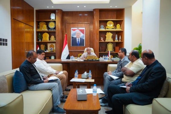 مع اقتراب المنخفض الجوي محافظ حضرموت يوجه برفع الجاهزية وتفعيل خطط الطوارئ مع اقتراب المنخفض الجوي محافظ حضرموت يوجه برفع الجاهزية وتفعيل خطط الطوارئ