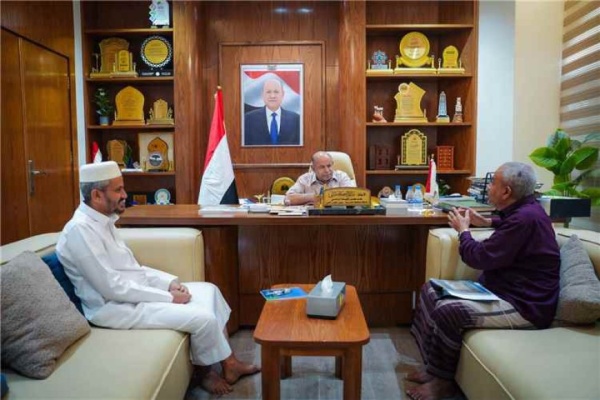 الخنبشي يشيد بجهود مؤسسة التميز لحفظ القرآن الكريم ويؤكد دعم مسابقاتها على مستوى حضرموت الخنبشي يشيد بجهود مؤسسة التميز لحفظ القرآن الكريم ويؤكد دعم مسابقاتها على مستوى حضرموت