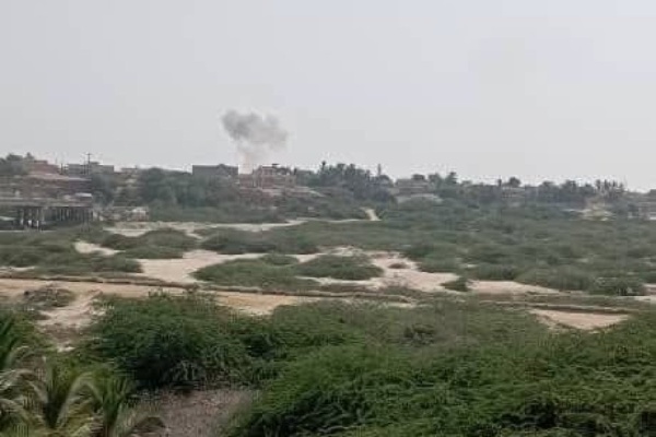 أنباء جديدة تؤكد استهداف مطار الريان بالمكلا بعدة طائرات مسي رة حـ ـوثية