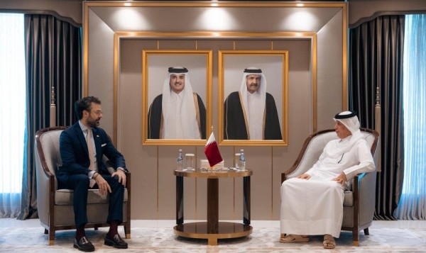 وزير الدولة للشؤون الخارجية يجتمع مع السفير الإسباني وزير الدولة للشؤون الخارجية يجتمع مع السفير الإسباني
