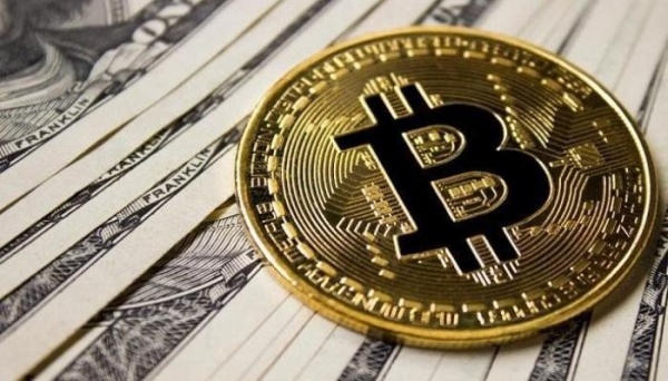 بيتكوين تتراجع إلى 78 ألف دولار تحت ضغط توقعات الفائدة وارتفاع أسعار النفط بيتكوين تتراجع إلى 78 ألف دولار تحت ضغط توقعات الفائدة وارتفاع أسعار النفط