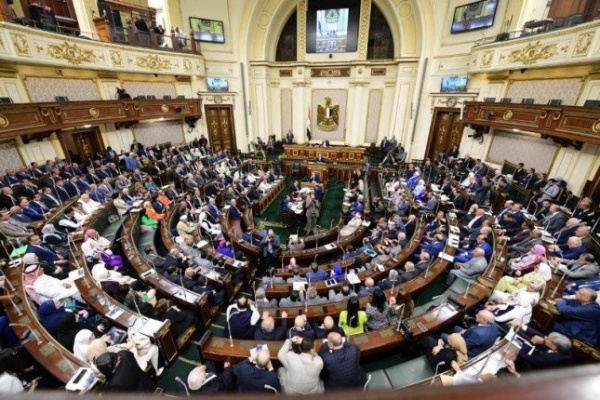 قبل ساعات من سريان قانون الإجراءات الجنائية برلمان مصر يبحث تأجيل التطبيق عام ا