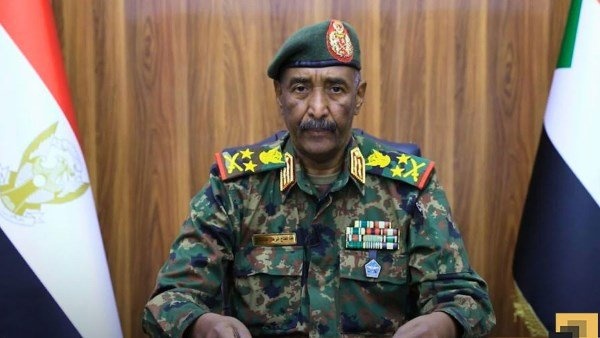 مقترح حل مجلس السيادة وإسناد الرئاسة للبرهان يثير جدلا واسع ا في السودان مقترح حل مجلس السيادة وإسناد الرئاسة للبرهان يثير جدلا واسع ا في السودان