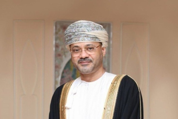 وزير الخارجية العماني يبحث مع مبعوث صيني التطورات الإقليمية والدولية وزير الخارجية العماني يبحث مع مبعوث صيني التطورات الإقليمية والدولية