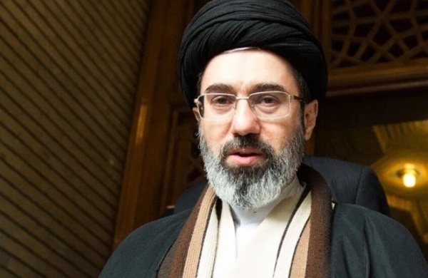المرشد الإيراني يجري تغييرات واسعة في قيادات الجيش والحرس الثوري والباسيج المرشد الإيراني يجري تغييرات واسعة في قيادات الجيش والحرس الثوري والباسيج