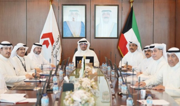 وزير الدفاع الكويتي يؤكد أهمية تطوير منظومة الطيران المدني ورفع جاهزيتها التشغيلية