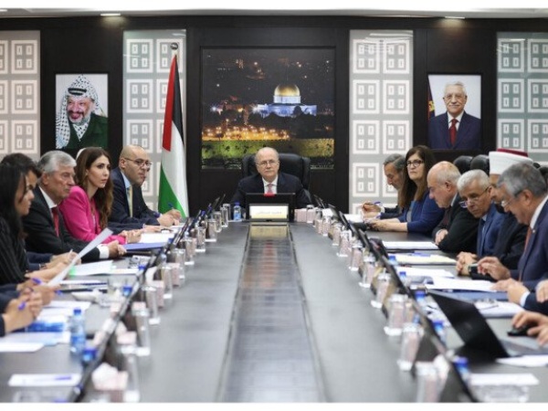 الحكومة الفلسطينية تحذر من تصاعد جرائم المستوطنين الإرهابية في مختلف مناطق الضفة الغربية الحكومة الفلسطينية تحذر من تصاعد جرائم المستوطنين الإرهابية في مختلف مناطق الضفة الغربية