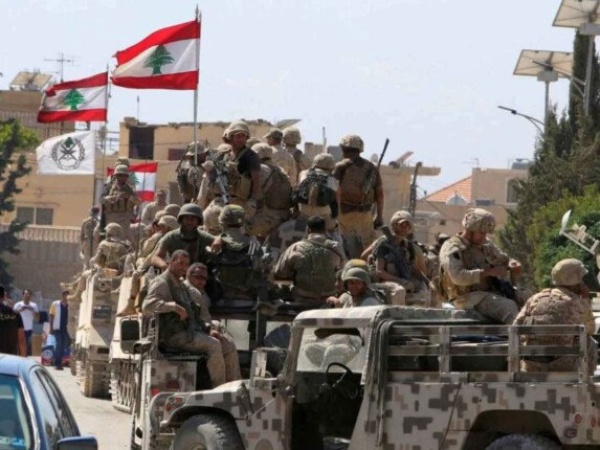 الجيش اللبناني يواصل تفكيك قنابل غير منفجرة من مخلفات العدوان الإسرائيلي على جنوب البلاد