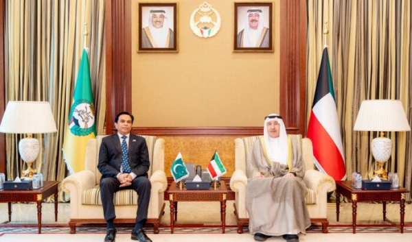 الكويت رئيس الحرس الوطني يبحث مع سفير باكستان موضوعات مشتركة الكويت رئيس الحرس الوطني يبحث مع سفير باكستان موضوعات مشتركة