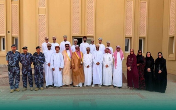 السعودية وع مان تتابعان مشاريع لوجستية قيد الإنشاء بالمنفذ الحدودي بين البلدين التفاصيل السعودية وع مان تتابعان مشاريع لوجستية قيد الإنشاء بالمنفذ الحدودي بين البلدين التفاصيل