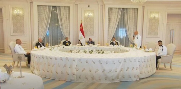 تفاصيل حوار لاعبي المنتخب أمام الرئيس السيسي فيديو وصور تفاصيل حوار لاعبي المنتخب أمام الرئيس السيسي فيديو وصور