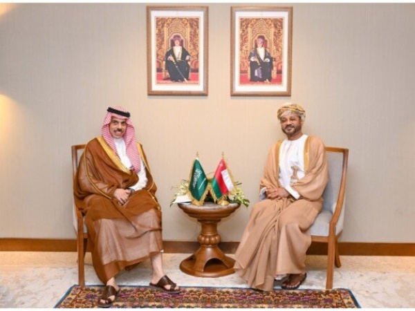 وزيرا خارجية سلطنة ع مان والسعودية يؤكدان أهمية التهدئة والحلول الدبلوماسية لتجنب تصعيد التوتر في المنطقة وزيرا خارجية سلطنة ع مان والسعودية يؤكدان أهمية التهدئة والحلول الدبلوماسية لتجنب تصعيد التوتر في المنطقة
