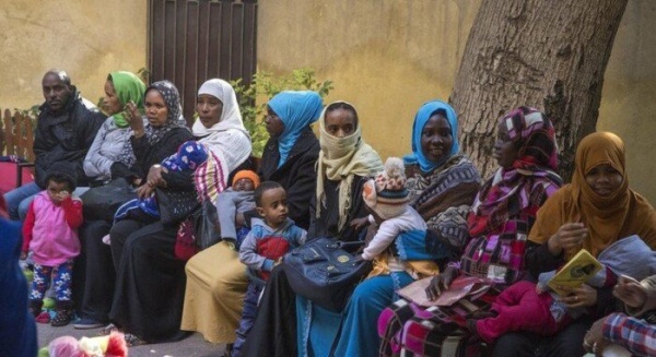 مصر تطالب بدعم دولي لمواجهة أعباء استضافة أكثر من 10 ملايين لاجئ مصر تطالب بدعم دولي لمواجهة أعباء استضافة أكثر من 10 ملايين لاجئ