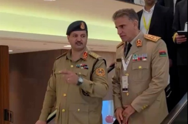 أول اجتماع داخل ليبيا خالد حفتر والنمروش يبحثان في سرت استكمال جهود توحيد المؤسسة العسكرية أول اجتماع داخل ليبيا خالد حفتر والنمروش يبحثان في سرت استكمال جهود توحيد المؤسسة العسكرية