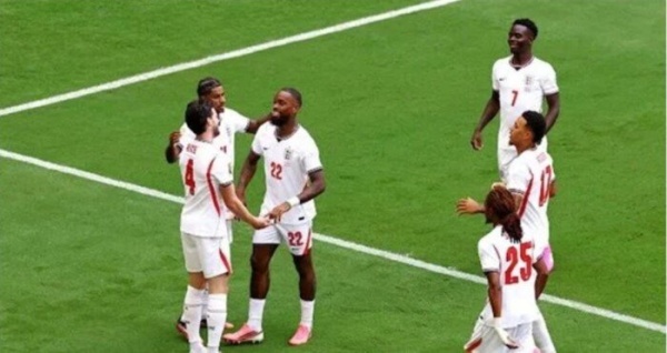 منتخب إنجلترا يتوج بثانى ميدالية مونديالية بعد الفوز على فرنسا منتخب إنجلترا يتوج بثانى ميدالية مونديالية بعد الفوز على فرنسا