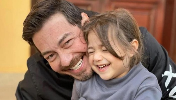 النجم أحمد زاهر يكشف معاناة ابنته مع المرض ماذا قال النجم أحمد زاهر يكشف معاناة ابنته مع المرض ماذا قال