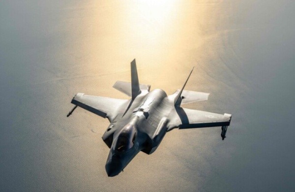 تحطم مقاتلة أمريكية من طراز f 35b في قاعدة بكاليفورنيا والتحقيقات جارية تحطم مقاتلة أمريكية من طراز f 35b في قاعدة بكاليفورنيا والتحقيقات جارية