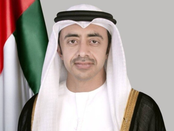 وزير الخارجية الإماراتي يبحث مع نظيريه الأردني والمصري تطورات الأوضاع في المنطقة ويؤكد دعم أبوظبي للبلدين وزير الخارجية الإماراتي يبحث مع نظيريه الأردني والمصري تطورات الأوضاع في المنطقة ويؤكد دعم أبوظبي للبلدين