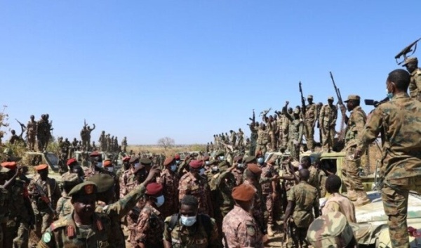 انشقاق عشرات من عناصر الدعم السريع وانضمامهم إلى الجيش السوداني في شمال كردفان انشقاق عشرات من عناصر الدعم السريع وانضمامهم إلى الجيش السوداني في شمال كردفان
