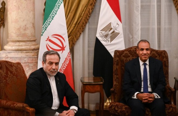 وزيرا خارجية مصر وإيران يبحثان هاتفي ا تهدئة التوترات والعودة إلى المسار الدبلوماسي وزيرا خارجية مصر وإيران يبحثان هاتفي ا تهدئة التوترات والعودة إلى المسار الدبلوماسي