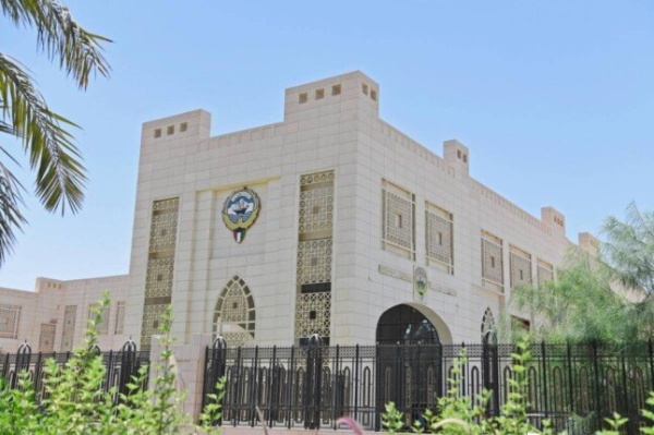 جهود كويتية مكثفة لخفض التصعيد وزير الخارجية يبحث التطورات الإقليمية مع 6 دول عربية جهود كويتية مكثفة لخفض التصعيد وزير الخارجية يبحث التطورات الإقليمية مع 6 دول عربية
