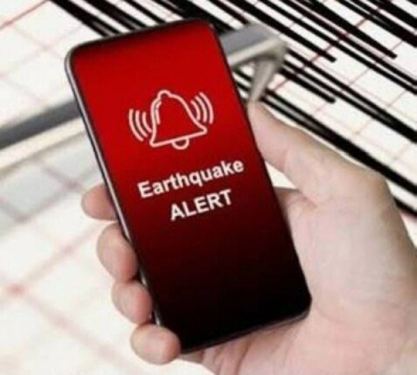 لحظات رعب وهلع ورسائل تحذير سبقت الهزة كيف أنذرت الهواتف ملايين المصريين قبل حدوث الزلزال لحظات رعب وهلع ورسائل تحذير سبقت الهزة كيف أنذرت الهواتف ملايين المصريين قبل حدوث الزلزال