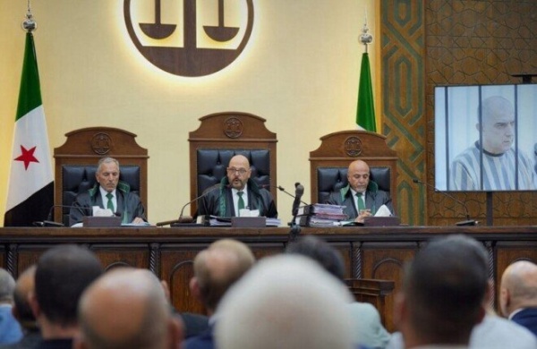 أحكام الإعدام بحق بشار الأسد وعاطف نجيب تشعل الاحتفالات في سوريا أحكام الإعدام بحق بشار الأسد وعاطف نجيب تشعل الاحتفالات في سوريا