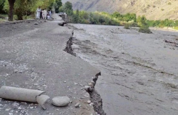 باكستان انهيار بحيرة جليدية يسبب فيضانات مدمرة في وادي شترال فيديو باكستان انهيار بحيرة جليدية يسبب فيضانات مدمرة في وادي شترال فيديو