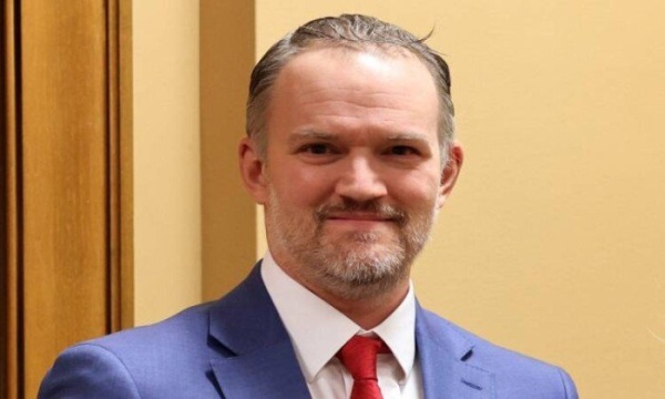جرير ينفي مطالب اللحظة الأخيرة ويؤكد توقف قنوات التفاوض التجاري مع كندا جرير ينفي مطالب اللحظة الأخيرة ويؤكد توقف قنوات التفاوض التجاري مع كندا