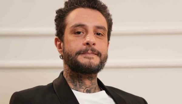 مفاجأة جديدة لأحمد الفيشاوي نمبر وان يعيده إلى صدارة البطولة السينمائية مفاجأة جديدة لأحمد الفيشاوي نمبر وان يعيده إلى صدارة البطولة السينمائية