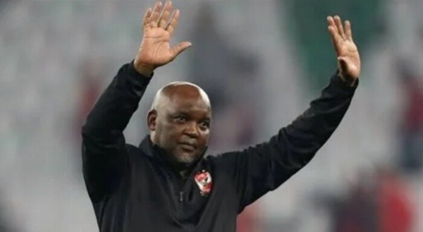 موسيماني مدرب ا لمنتخب جنوب إفريقيا لكرة القدم موسيماني مدرب ا لمنتخب جنوب إفريقيا لكرة القدم