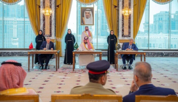 اتفاقية مكة للدفاع المشترك تحالف دفاعي ثلاثي جديد في ظل تصاعد التوترات الإقليمية