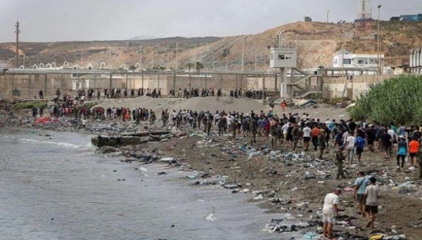 المغرب 40 ألف محاولة عبور إلى سبتة واتهامات للتضليل الرقمي وشبكات التهريب بتأجيج الأزمة المغرب 40 ألف محاولة عبور إلى سبتة واتهامات للتضليل الرقمي وشبكات التهريب بتأجيج الأزمة