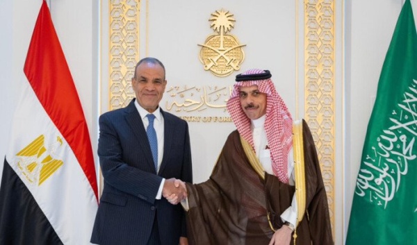 مصر والسعودية تؤكدان أهمية تأمين الملاحة في البحر الأحمر وباب المندب مصر والسعودية تؤكدان أهمية تأمين الملاحة في البحر الأحمر وباب المندب