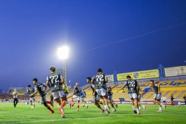 الأهلي يسقط في فخ التعادل أمام ذئاب الجبل