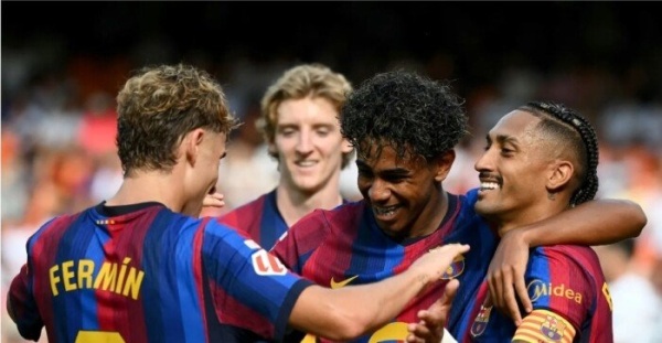 برشلونة يمطر شباك فالنسيا بخماسية ويواصل بدايته المثالية