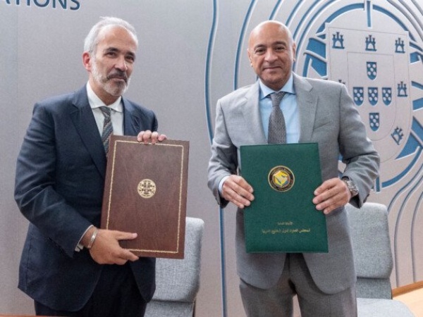مجلس التعاون الخليجي والبرتغال يوقعان مذكرة تفاهم لتعزيز التعاون ومناقشة أمن الممرات البحرية مجلس التعاون الخليجي والبرتغال يوقعان مذكرة تفاهم لتعزيز التعاون ومناقشة أمن الممرات البحرية