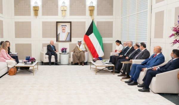ولي عهد الكويت يبحث مع مفوض اللاجئين الأممي تعزيز الاستجابة الإنسانية