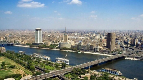 الطقس في مصر غد ا أجواء حارة رطبة وشبورة صباحية ورياح نشطة والمحسوسة بالقاهرة 37 درجة