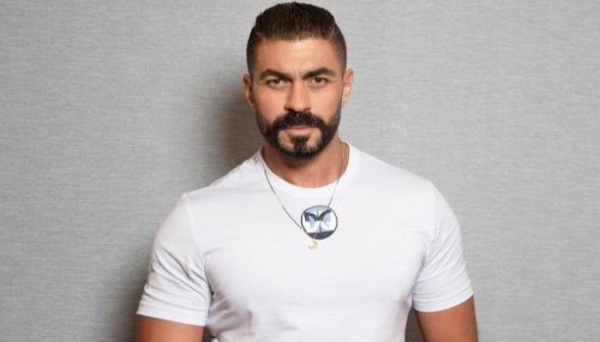 خالد سليم يكشف تفاصيل أزمته الصحية بعد إصابته بالتهاب رئوي خالد سليم يكشف تفاصيل أزمته الصحية بعد إصابته بالتهاب رئوي