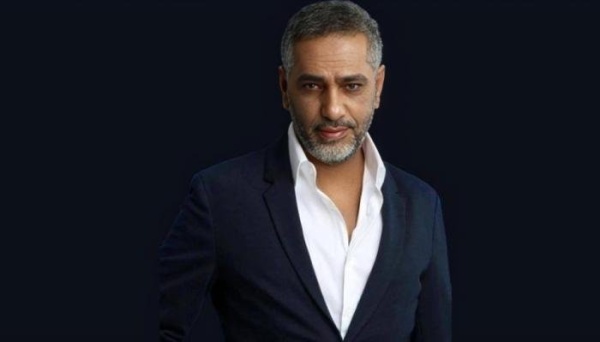 بعد 14 عام ا من الانتظار نجل فضل شاكر ينقذ معجبة من أزمة تذاكر حفل الرياض بعد 14 عام ا من الانتظار نجل فضل شاكر ينقذ معجبة من أزمة تذاكر حفل الرياض