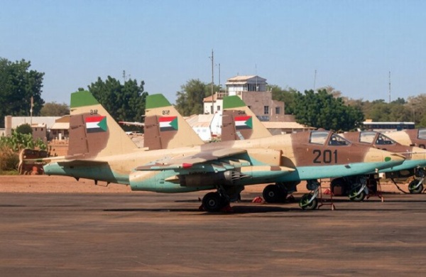 الجيش السوداني يشن ضربات جوية مكثفة على معاقل الدعم السريع في نيالا