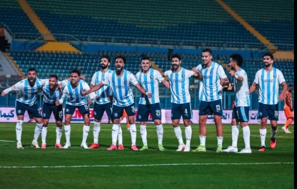 بيراميدز يتربع على عرش صدارة الدوري بعد فوزه برباعية إمام سيراميكا بيراميدز يتربع على عرش صدارة الدوري بعد فوزه برباعية إمام سيراميكا