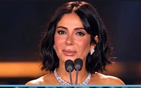 منى زكي تفتح قلبها في مهرجان الجونة اعترافات مؤثرة عن أحمد حلمي والمشاهد الجريئة وأزمة أصحاب ولا أعز