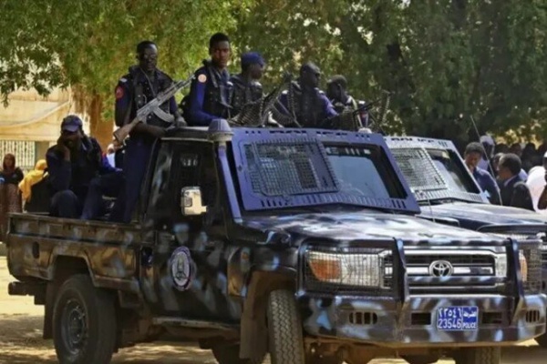تفاصيل جديدة في حادث مقتل سائقين مصريين بالخرطوم رواية تثير الجدل والقاهرة تحذر من التسرع تفاصيل جديدة في حادث مقتل سائقين مصريين بالخرطوم رواية تثير الجدل والقاهرة تحذر من التسرع
